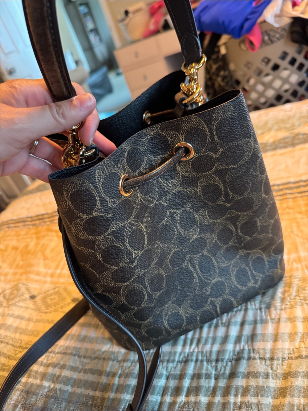 Coach Rowan bucket bag signature loved print READ AS IS - Picture 7 of 8